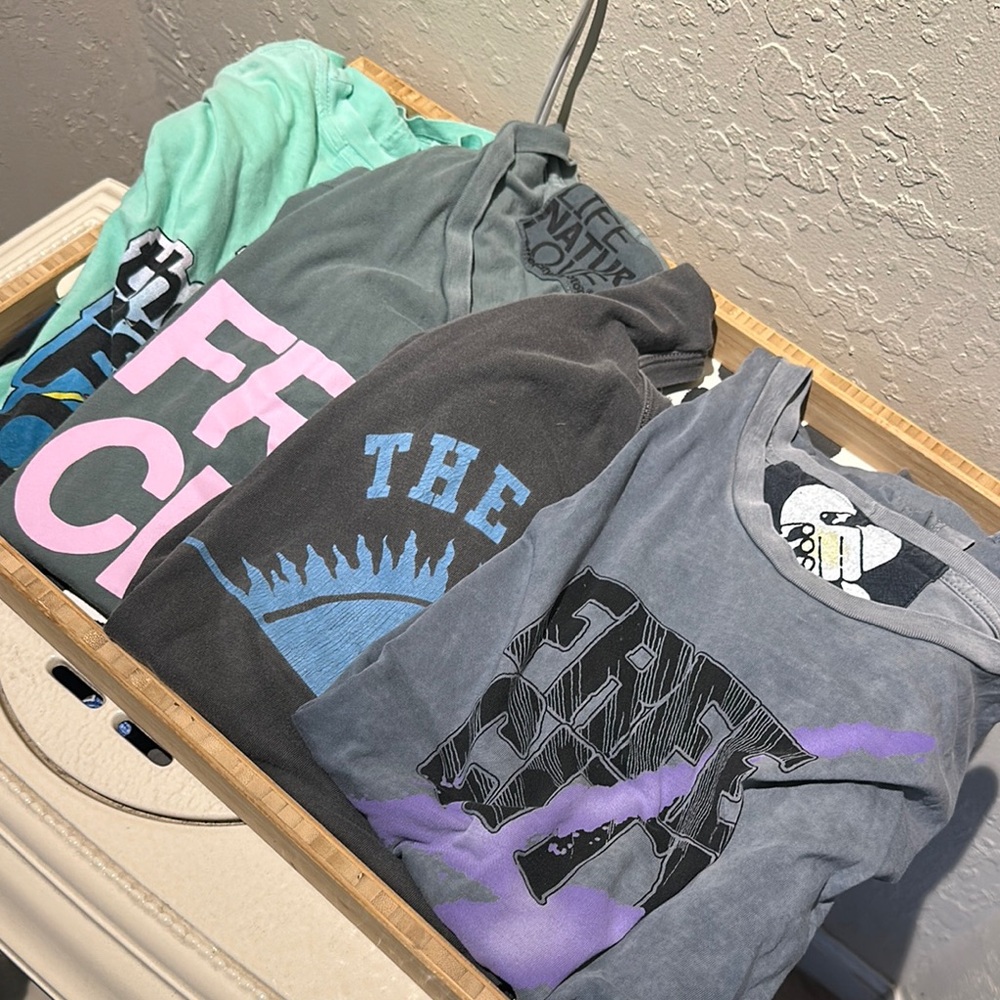 Graphic T-Shirts Bundle size Small